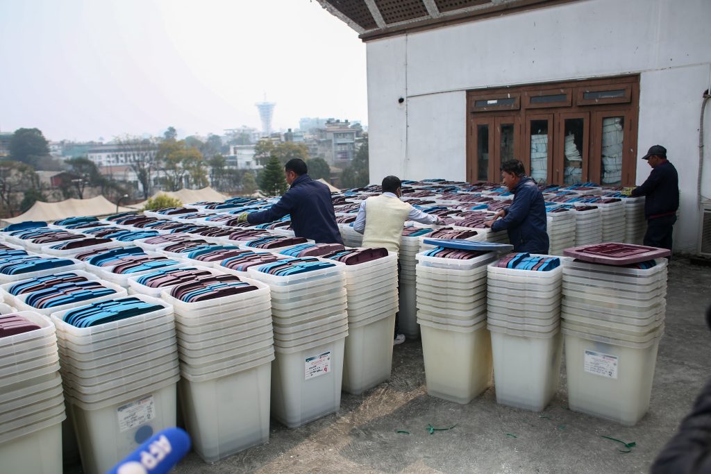 कास्कीका सबै मतदान केन्द्रमा पुग्यो निर्वाचन सामग्री