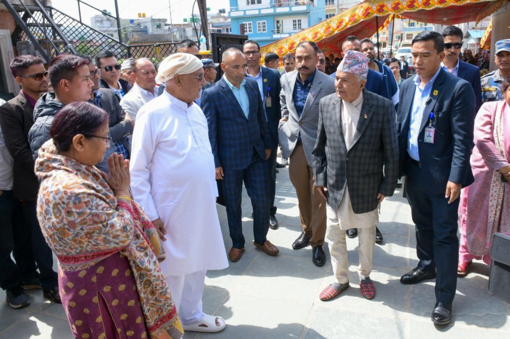 अध्यक्ष ओलीलाई समवेदना दिन गुन्डु पुगे राष्ट्रपति