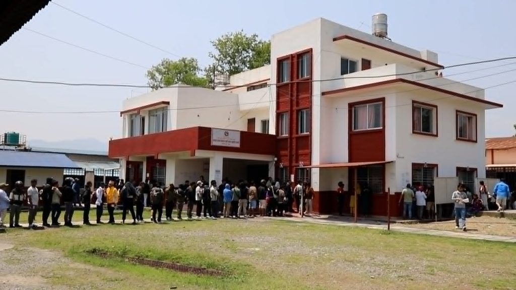 दुईदिने सार्वजनिक विदाले यातायात व्यवस्था कार्यालय लाइसेन्समा सेवाग्राहीको चाप