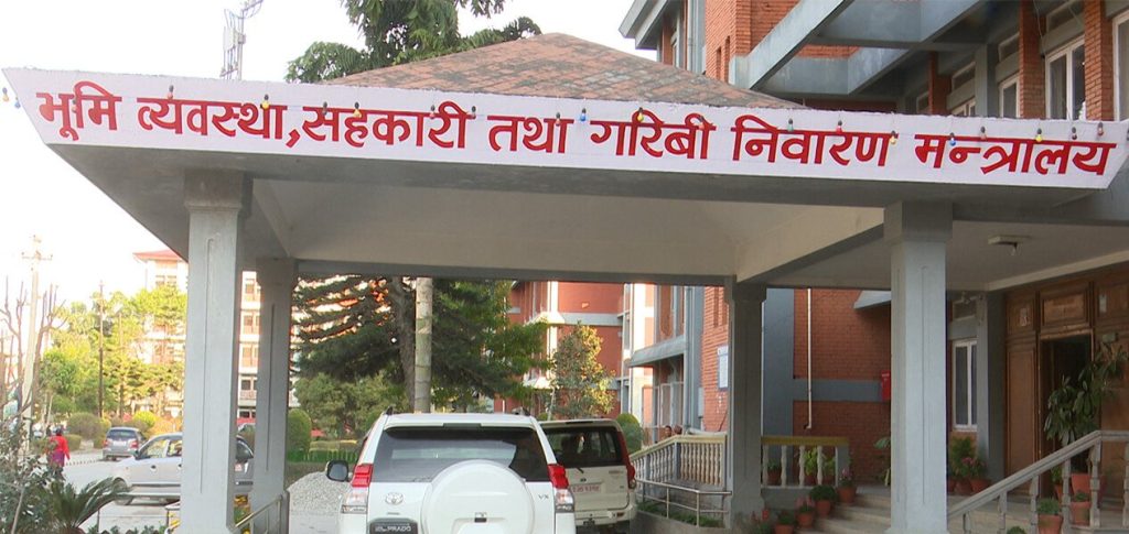 अब मालपोतमा लेखापढी व्यवसायीको ड्रेस कोड