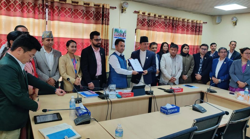 कार्य सञ्चालन नियमावलीको मस्यौदा सभामुख अर्याललाई बुझाइयो