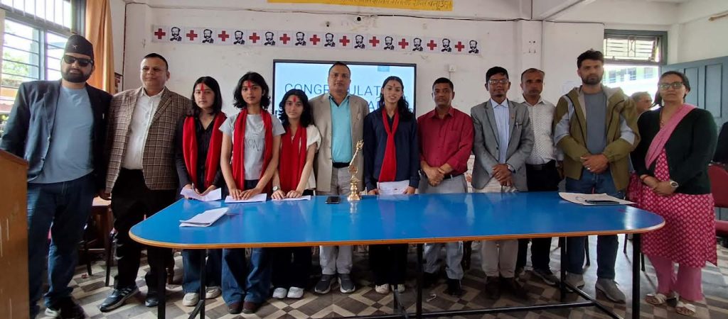 छोरेपाटनका एसइई उत्तीर्ण विद्यार्थीलाई नगद सहित सम्मान