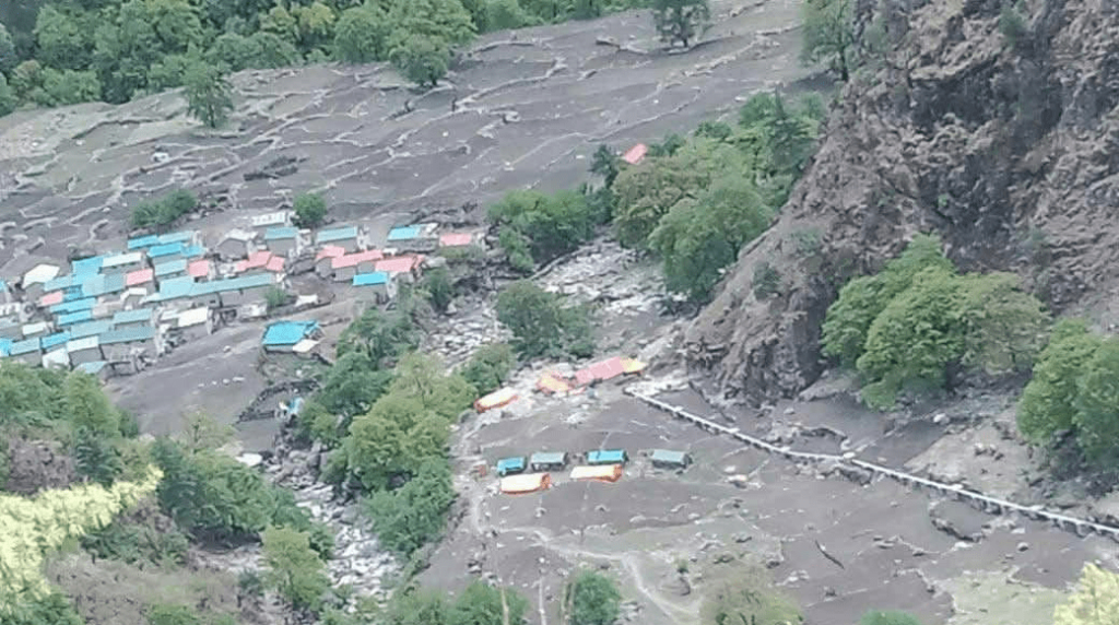 हुम्लामा बाढी : विद्यालय, गोठ र भेडाबाख्रा पुरिए