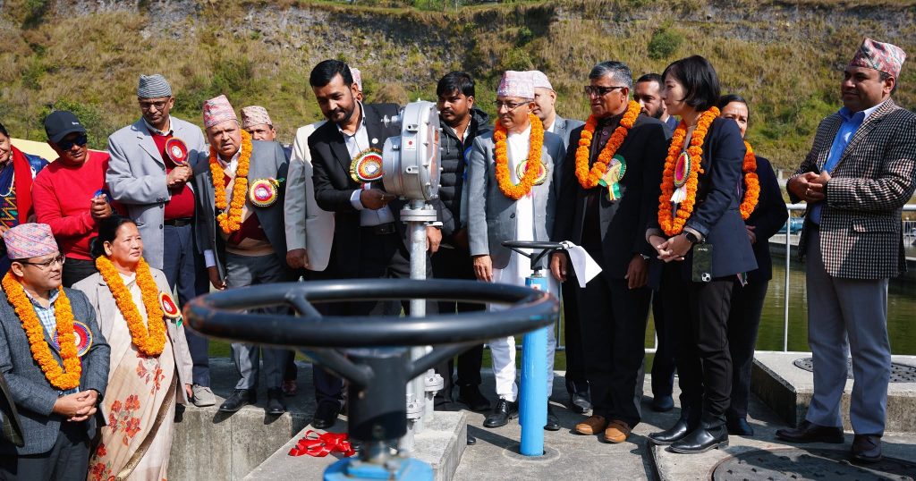 खानेपानी माग्दै लेकसाइडका होटलव्यवसायी खानेपानी संस्थानमा