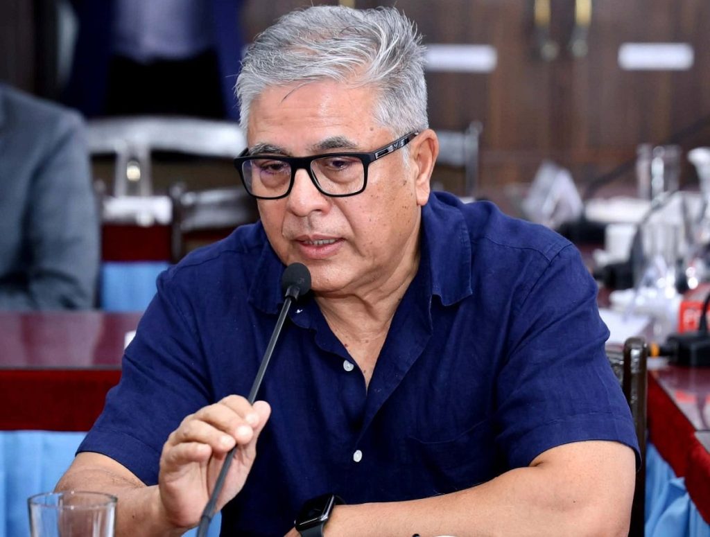 अन्तर्राष्ट्रिय अभ्यासलाई सम्मान नगरे अर्थतन्त्रले सही दिशा लिन सक्दैन : पूर्वगभर्नर नेपाल