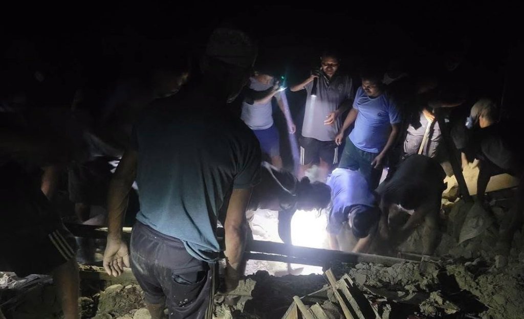 लमजुङमा पहिरोले धन्सार भत्किदाँ २ जनाको ज्यान गयो