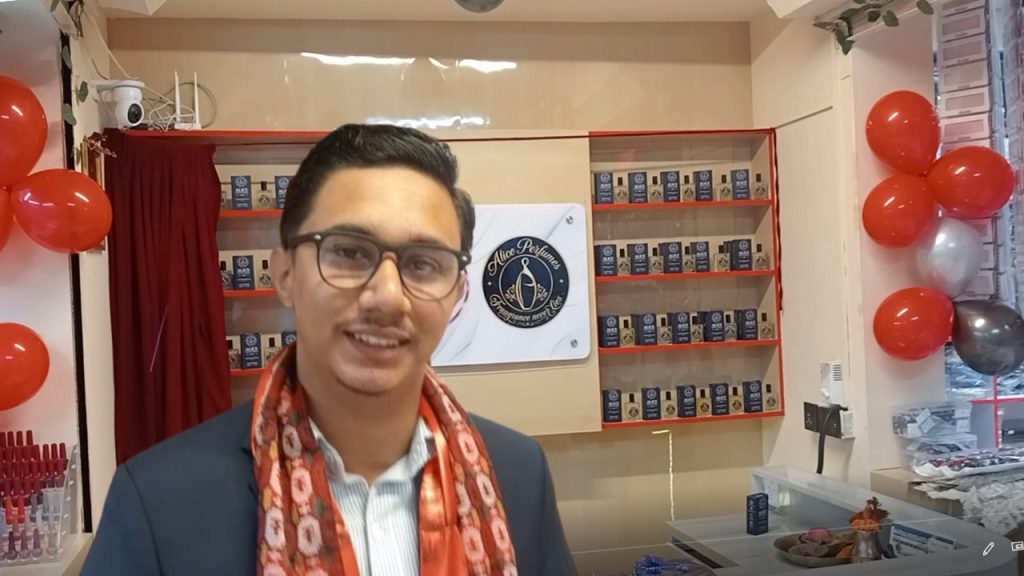 पोखराका एलिस सुवेदीले बनाए १७ फ्लेबरका परफ्यूम, औपचारिक रुपमा विक्री सुरु