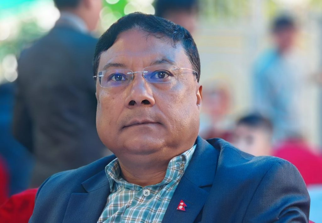 पत्रकार किशोर श्रेष्ठलाई सोमबार सर्वोच्च अदालतमा उपस्थित गराउन आदेश
