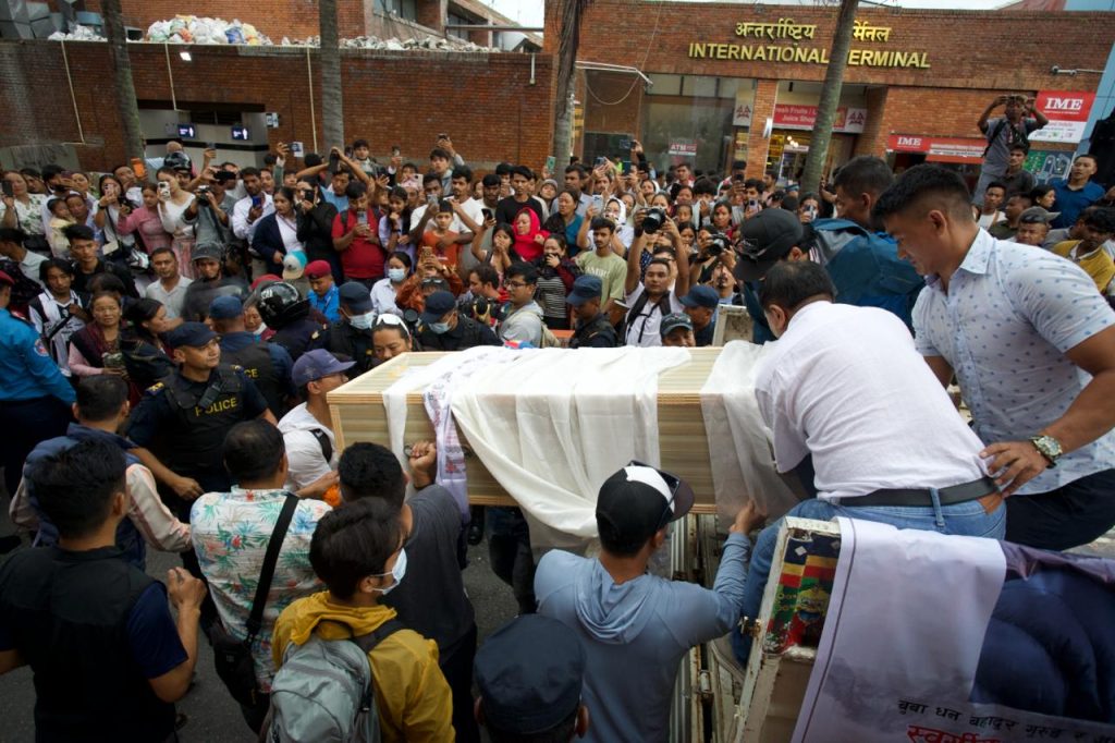 ‘ब्रोड पिक’मा निधन भएका तीन नेपालीको शव आज काठमाडौँ ल्याइँदै