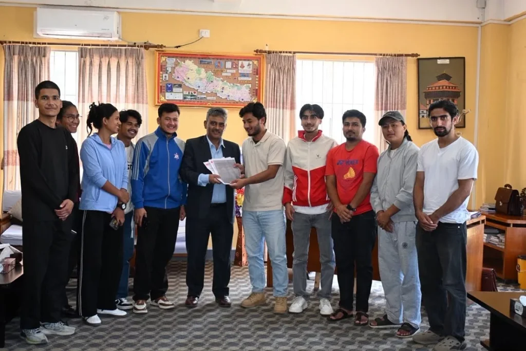 रसुवा बाढी प्रभावित विद्यार्थीलाई शुल्कमा सहुलियत र छात्रावासको व्यवस्था गर्न माग