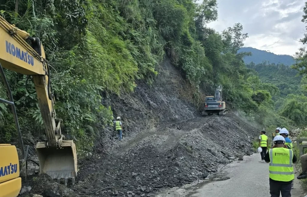 पृथ्वी राजमार्ग सञ्चालनमा ल्याउन कृष्णभीरमा ५० मिटर ट्र्याक तयार