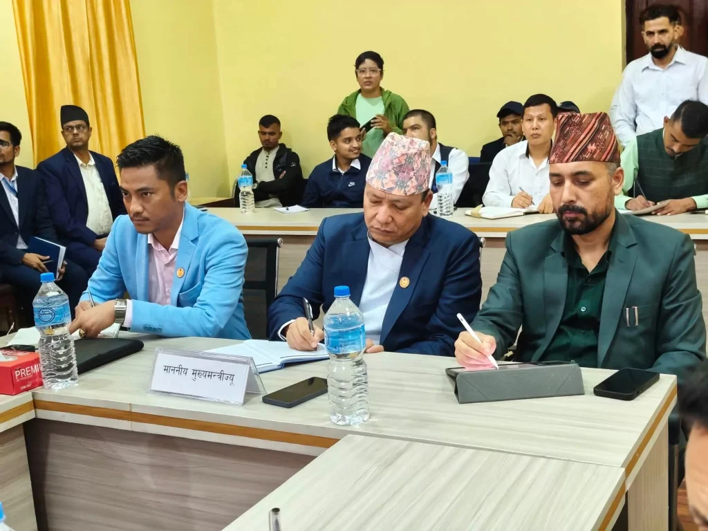 भोटेकोशी बाढीको क्षतिबारे बागमती सरकारको प्रारम्भिक प्रतिवेदन मुख्यमन्त्रीलाई बुझाइयो